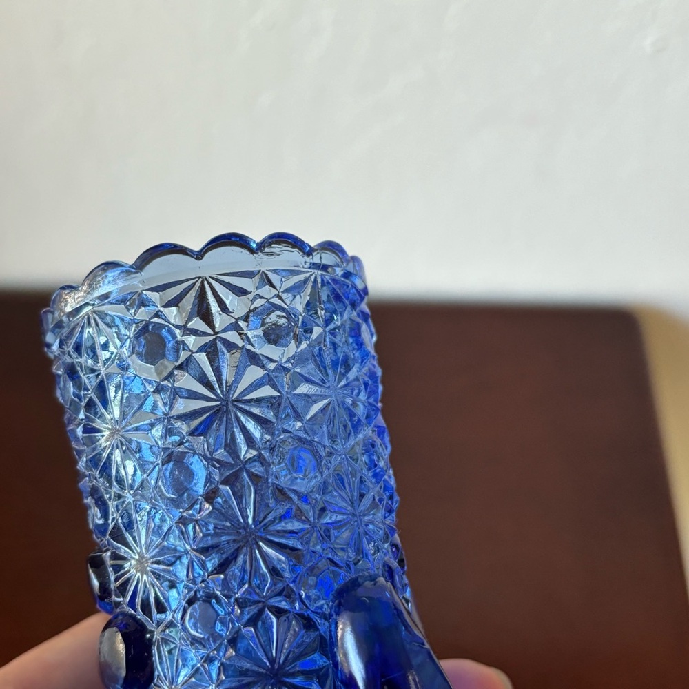 Antique Vintage Fenton Cobalt Blue Glass Daisy Hand Cornucopia Horn Plenty Vase - Picture 6 of 9